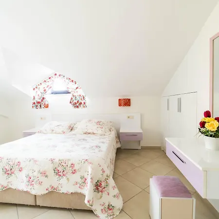 Villa Garden Island *