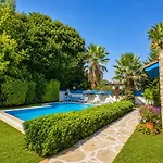 Villa Garden Island *