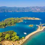 Garden Island Villa *